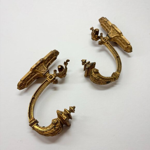 Pair Of Antique ornate Victorian gold bronze curtain rod holder tiebacks - Picture 2 of 4